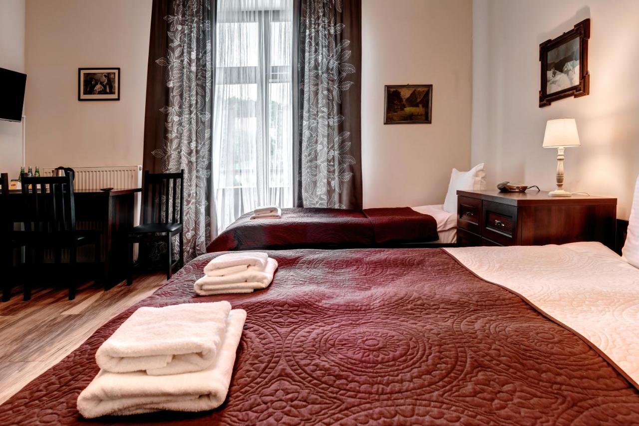 Hotel Charlotta 3*